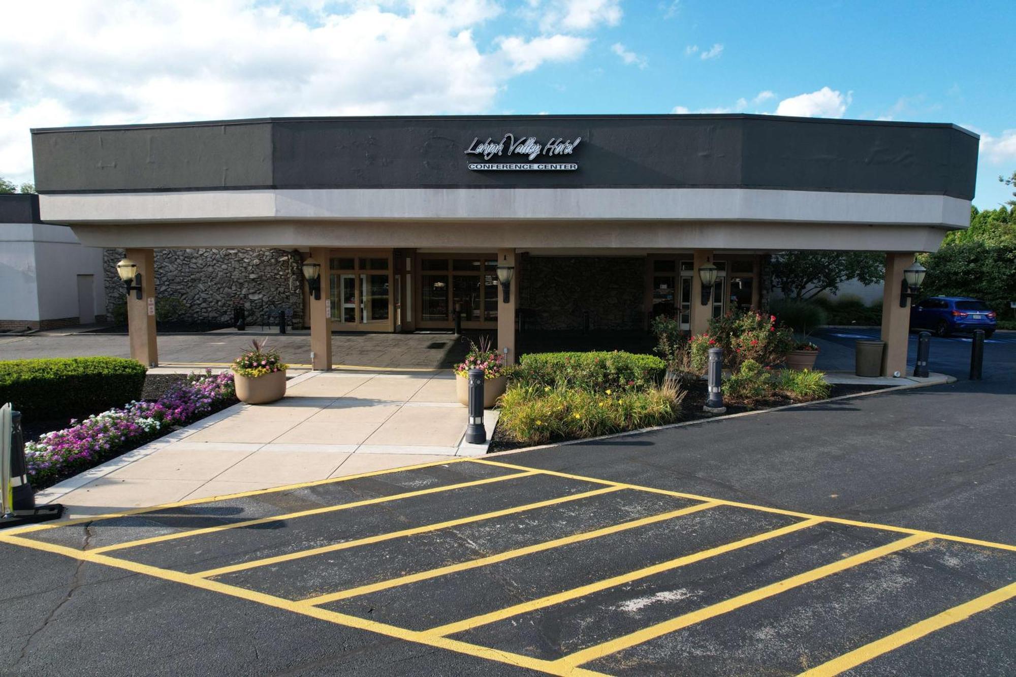 Hotel Surestay By Western Lehigh Valley 3*
