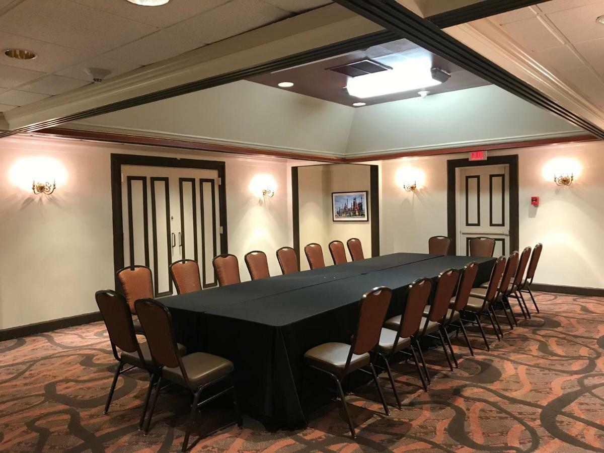 Surestay By Western Lehigh Valley 3*